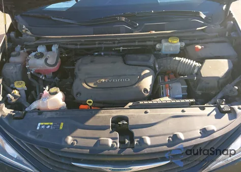 2018 Chrysler Pacifica Hybrid Limited z USA, uszkodzony, nr VIN 2C4RC1N79JR340622